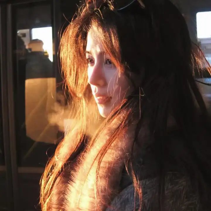 女孩罗塞玛莉